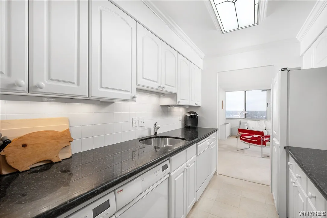 1088 Delaware Avenue 10a, Buffalo, New York 14209, Buffalo, New York 14209, 2 Bedrooms Bedrooms, 7 Rooms Rooms,2 BathroomsBathrooms,Residential,Closed,1088 Delaware Avenue 10a, Buffalo, New York 14209,0,B1519542