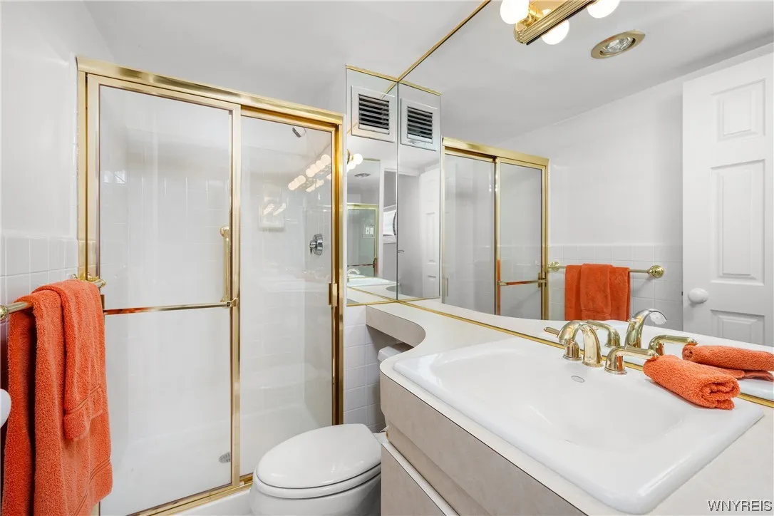 1088 Delaware Avenue 10a, Buffalo, New York 14209, Buffalo, New York 14209, 2 Bedrooms Bedrooms, 7 Rooms Rooms,2 BathroomsBathrooms,Residential,Closed,1088 Delaware Avenue 10a, Buffalo, New York 14209,0,B1519542