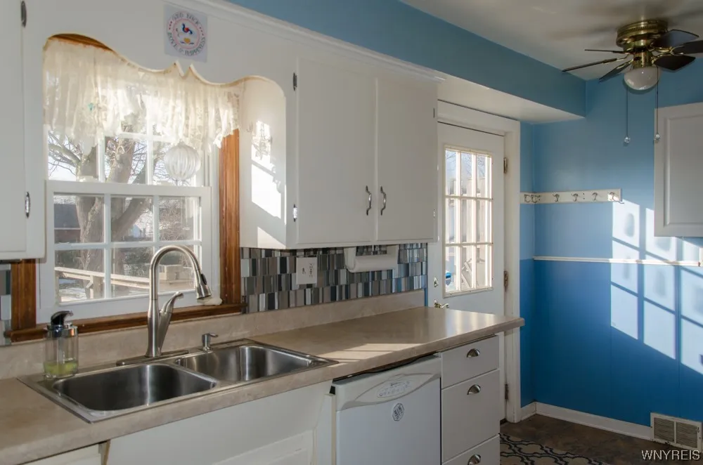211 Orchard Park Road, West Seneca, New York 14224, West Seneca, New York 14224, 2 Bedrooms Bedrooms, 6 Rooms Rooms,1 BathroomBathrooms,Residential,Closed,211 Orchard Park Road, West Seneca, New York 14224,0,B1520476