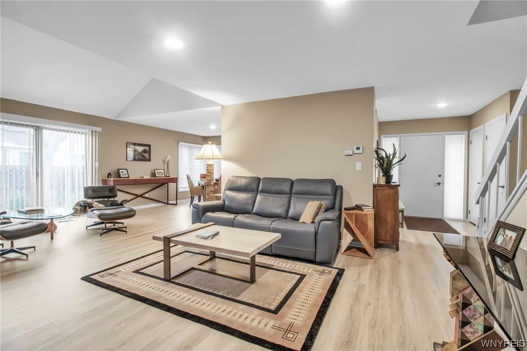 158 Old Meadow Drive, Amherst, New York 14051, Amherst, New York 14051, 3 Bedrooms Bedrooms, 7 Rooms Rooms,2 BathroomsBathrooms,Residential,Closed,158 Old Meadow Drive, Amherst, New York 14051,0,B1520618