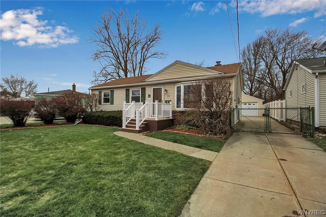 144 Two Mile Creek Road, Tonawanda-town, New York, Tonawanda, New York 14150, 3 Bedrooms Bedrooms, 6 Rooms Rooms,1 BathroomBathrooms,Residential,Closed,144 Two Mile Creek Road, Tonawanda-town, New York ,0,B1520729