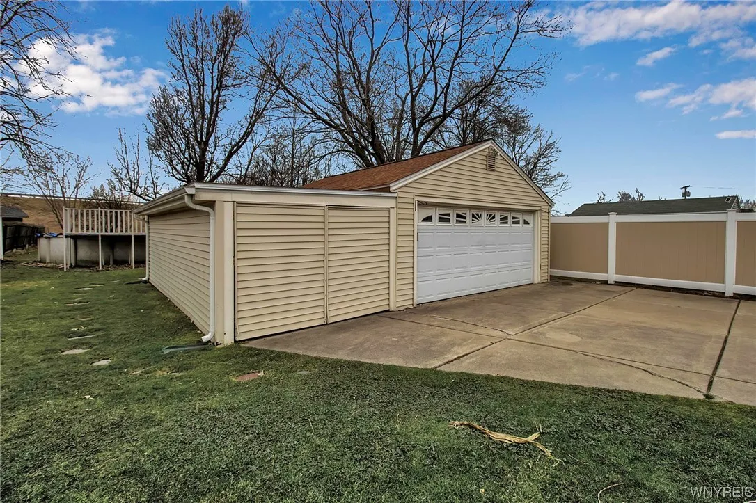 144 Two Mile Creek Road, Tonawanda-town, New York, Tonawanda, New York 14150, 3 Bedrooms Bedrooms, 6 Rooms Rooms,1 BathroomBathrooms,Residential,Closed,144 Two Mile Creek Road, Tonawanda-town, New York ,0,B1520729