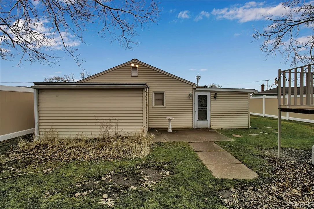 144 Two Mile Creek Road, Tonawanda-town, New York, Tonawanda, New York 14150, 3 Bedrooms Bedrooms, 6 Rooms Rooms,1 BathroomBathrooms,Residential,Closed,144 Two Mile Creek Road, Tonawanda-town, New York ,0,B1520729