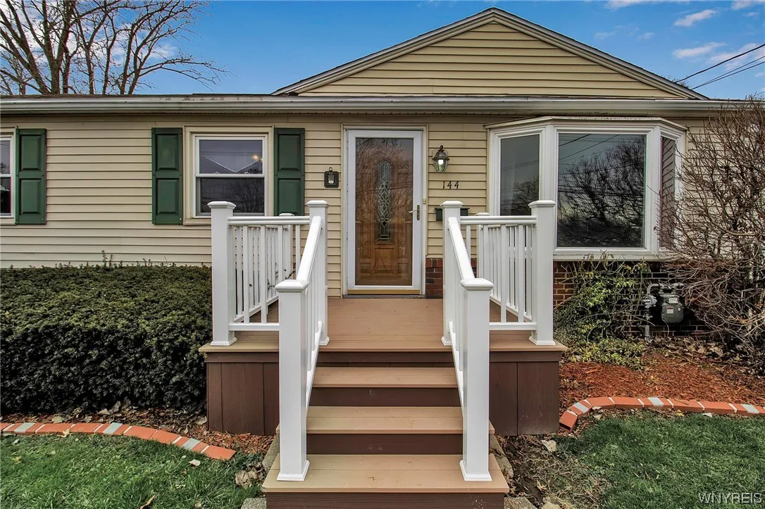 144 Two Mile Creek Road, Tonawanda-town, New York, Tonawanda, New York 14150, 3 Bedrooms Bedrooms, 6 Rooms Rooms,1 BathroomBathrooms,Residential,Closed,144 Two Mile Creek Road, Tonawanda-town, New York ,0,B1520729