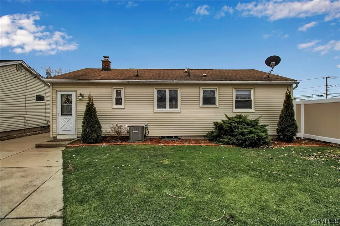 144 Two Mile Creek Road, Tonawanda-town, New York, Tonawanda, New York 14150, 3 Bedrooms Bedrooms, 6 Rooms Rooms,1 BathroomBathrooms,Residential,Closed,144 Two Mile Creek Road, Tonawanda-town, New York ,0,B1520729
