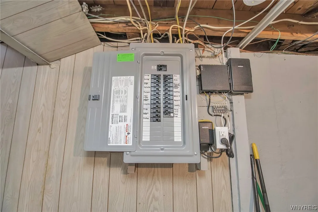 144 Two Mile Creek Road, Tonawanda-town, New York, Tonawanda, New York 14150, 3 Bedrooms Bedrooms, 6 Rooms Rooms,1 BathroomBathrooms,Residential,Closed,144 Two Mile Creek Road, Tonawanda-town, New York ,0,B1520729