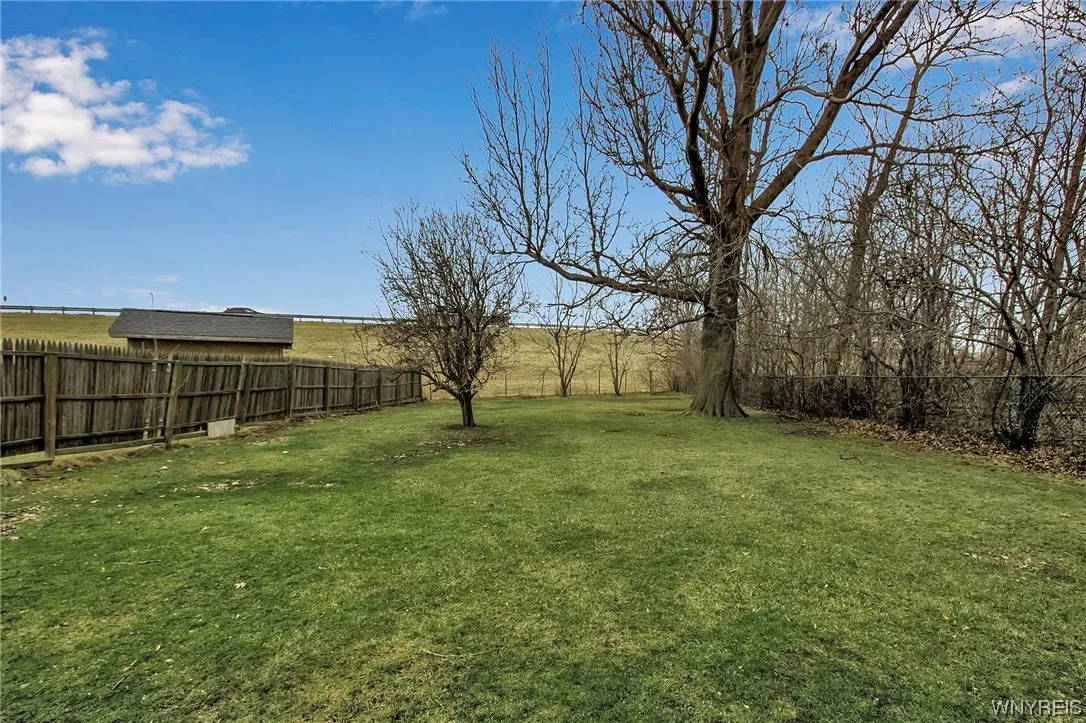 144 Two Mile Creek Road, Tonawanda-town, New York, Tonawanda, New York 14150, 3 Bedrooms Bedrooms, 6 Rooms Rooms,1 BathroomBathrooms,Residential,Closed,144 Two Mile Creek Road, Tonawanda-town, New York ,0,B1520729