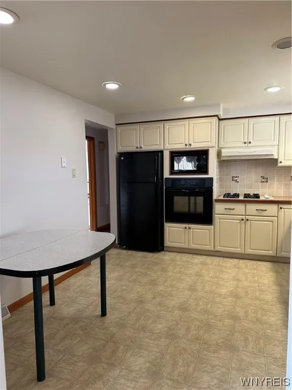 28 Springfield Avenue, Tonawanda-town, New York 14, Tonawanda, New York 14150, 3 Bedrooms Bedrooms, 5 Rooms Rooms,2 BathroomsBathrooms,Residential,Closed,28 Springfield Avenue, Tonawanda-town, New York 14,0,B1521018
