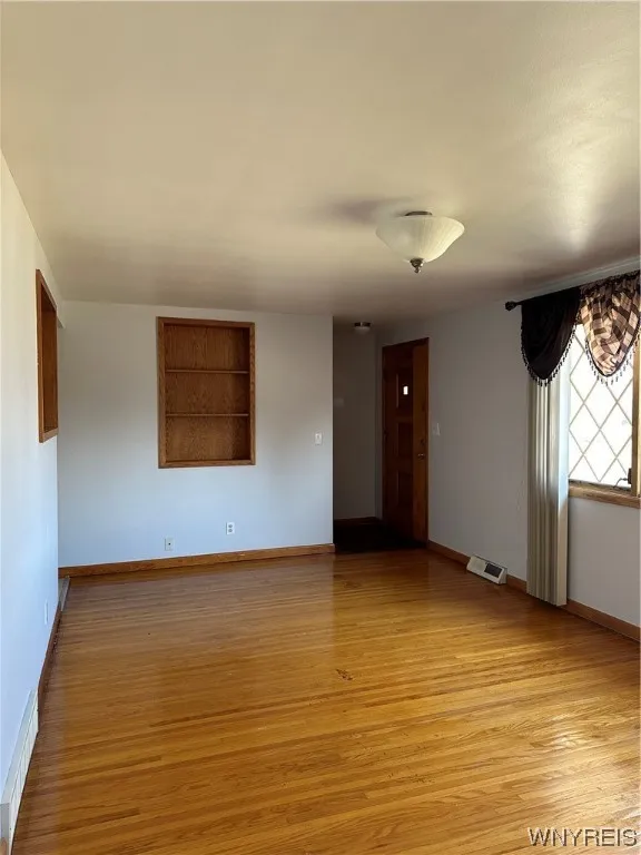 28 Springfield Avenue, Tonawanda-town, New York 14, Tonawanda, New York 14150, 3 Bedrooms Bedrooms, 5 Rooms Rooms,2 BathroomsBathrooms,Residential,Closed,28 Springfield Avenue, Tonawanda-town, New York 14,0,B1521018