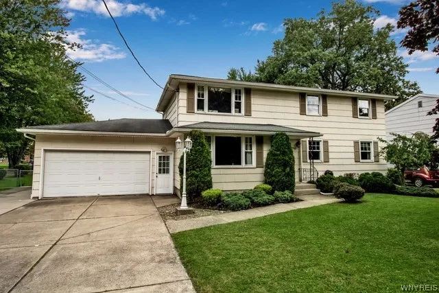 814 Sweeney Street Upper, North Tonawanda, New Yor, North Tonawanda, New York 14120, 3 Bedrooms Bedrooms, 5 Rooms Rooms,1 BathroomBathrooms,Residential Lease,Closed,814 Sweeney Street Upper, North Tonawanda, New Yor,0,B1520880