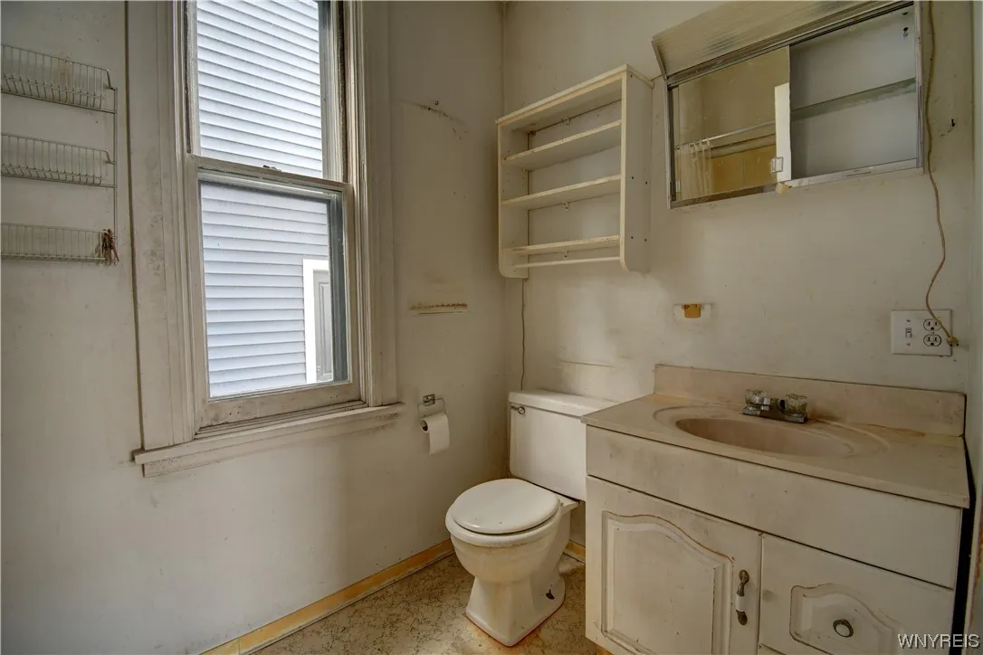 460 Rhode Island Street, Buffalo, New York 14213, Buffalo, New York 14213, 4 Bedrooms Bedrooms, ,2 BathroomsBathrooms,Residential,Closed,460 Rhode Island Street, Buffalo, New York 14213,0,B1521558