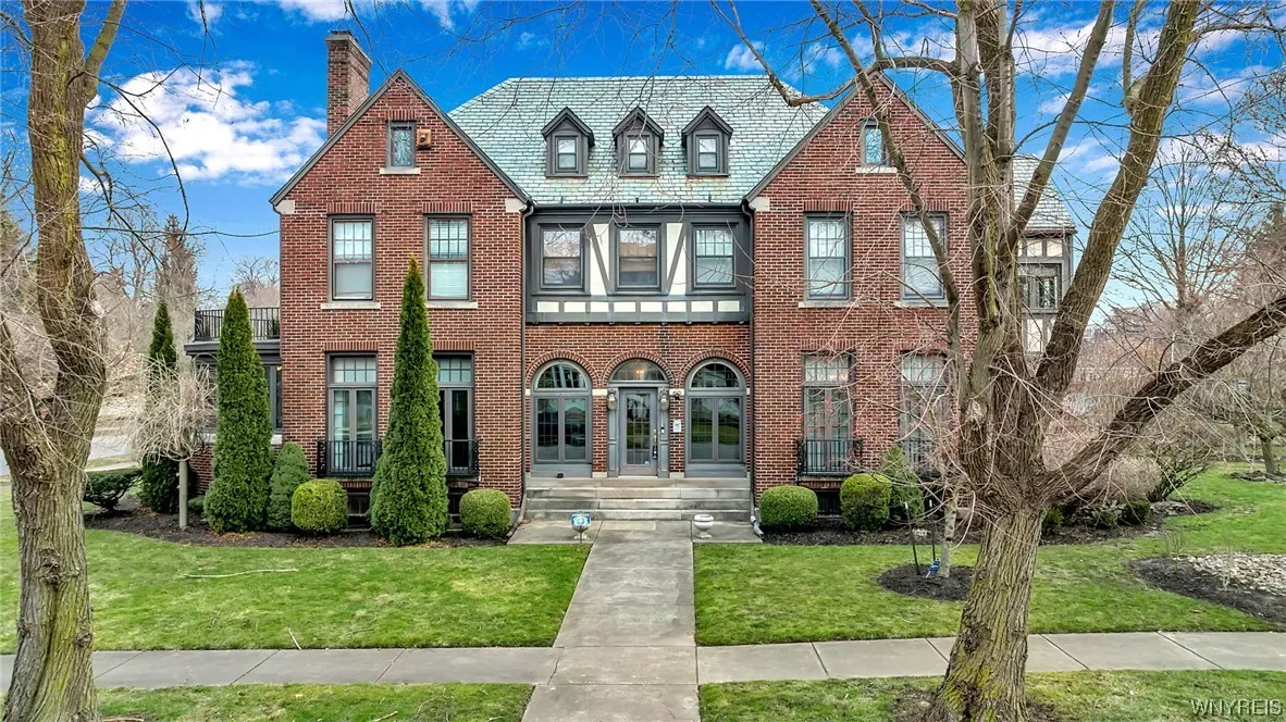374 Depew Avenue, Buffalo, New York 14214, Buffalo, New York 14214, 4 Bedrooms Bedrooms, 10 Rooms Rooms,2 BathroomsBathrooms,Residential,Closed,374 Depew Avenue, Buffalo, New York 14214,0,B1521074