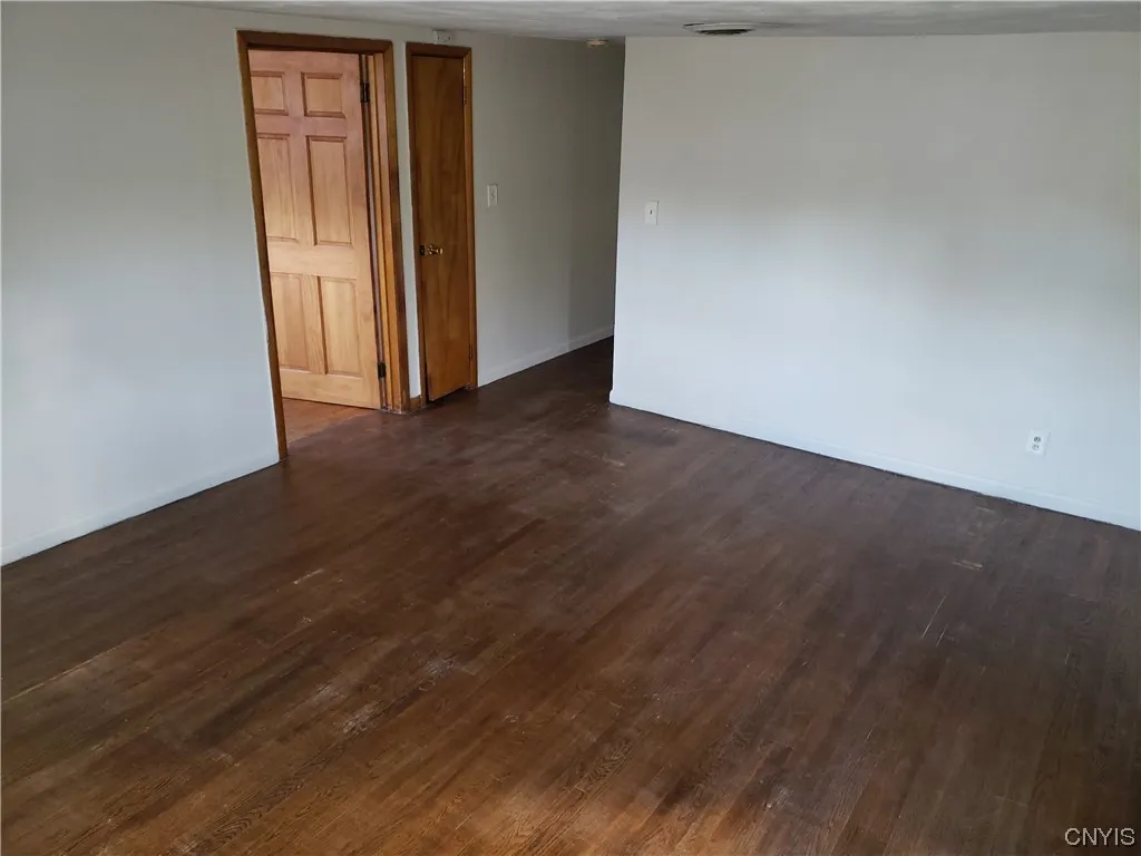 745-747 Erie Blvd, Rome-inside, New York 13440, Rome, New York 13440, ,Commercial Sale,For Sale,745-747 Erie Blvd, Rome-inside, New York 13440,0,S1521743