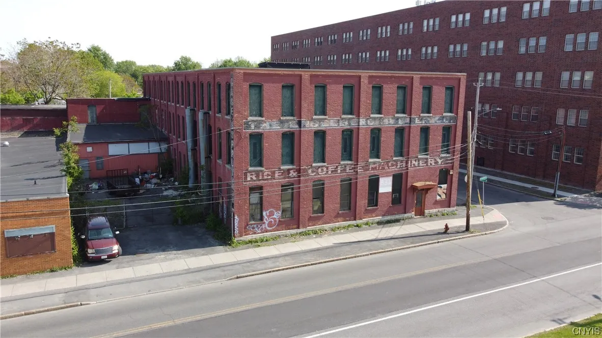 831 West Fayette Street, Syracuse, New York 13204, Syracuse, New York 13204, ,Commercial Lease,For Rent,831 West Fayette Street, Syracuse, New York 13204,0,S1521841