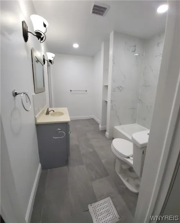 2nd floor bathroom