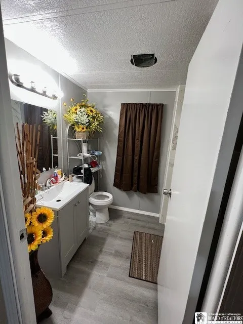 61 Waterview Parkway, Hamburg, New York 14075, Hamburg, New York 14075, 3 Bedrooms Bedrooms, 6 Rooms Rooms,2 BathroomsBathrooms,Residential,For Sale,61 Waterview Parkway, Hamburg, New York 14075,R1523927