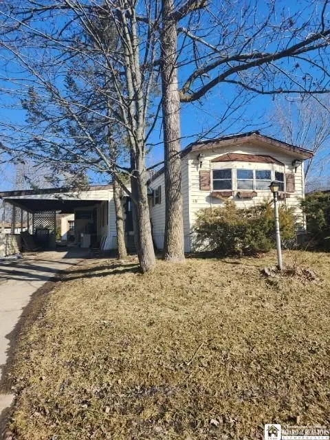 48 South Whispering Lane, Hamburg, New York 14075, Hamburg, New York 14075, 3 Bedrooms Bedrooms, 6 Rooms Rooms,2 BathroomsBathrooms,Residential,For Sale,48 South Whispering Lane, Hamburg, New York 14075,0,R1523931