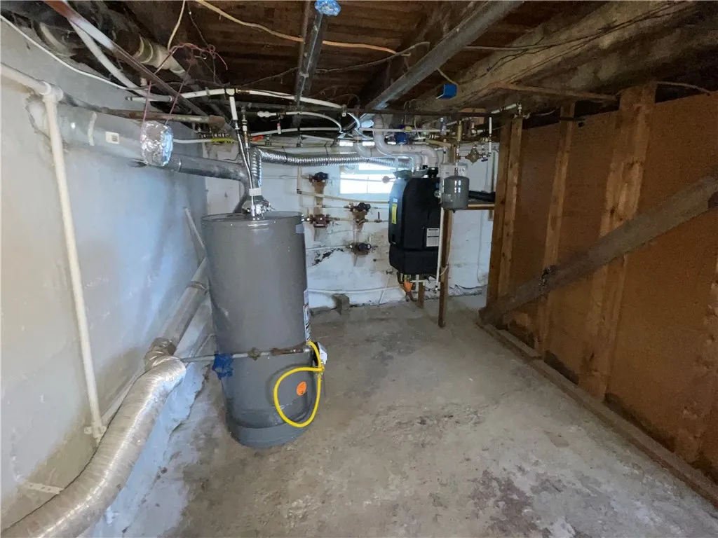 4758 South Park Avenue, Hamburg, New York 14075, Hamburg, New York 14075, 4 Bedrooms Bedrooms, 7 Rooms Rooms,1 BathroomBathrooms,Residential,Closed,4758 South Park Avenue, Hamburg, New York 14075,0,R1523674