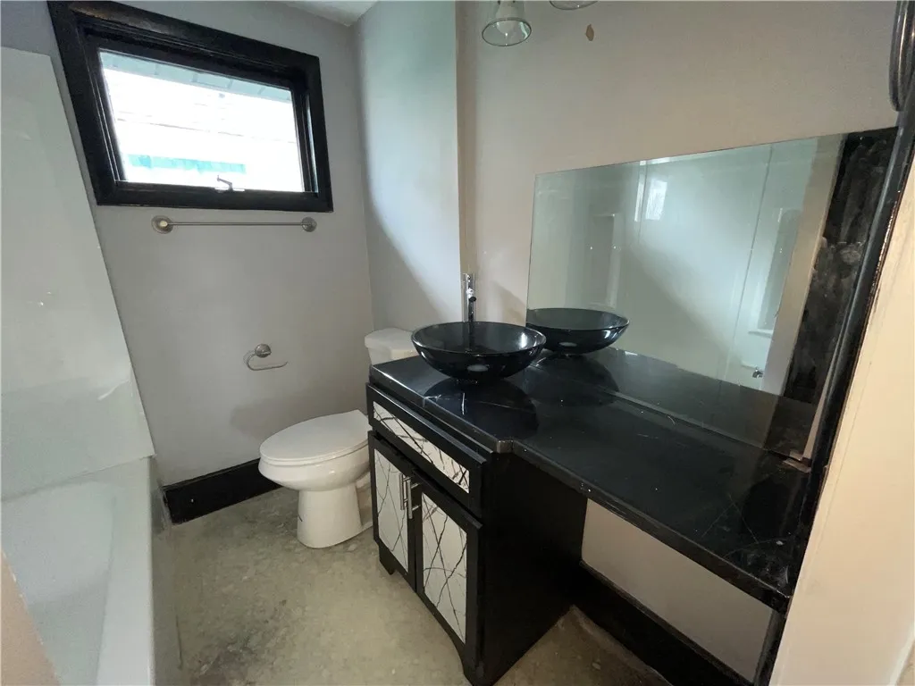 4758 South Park Avenue, Hamburg, New York 14075, Hamburg, New York 14075, 4 Bedrooms Bedrooms, 7 Rooms Rooms,1 BathroomBathrooms,Residential,Closed,4758 South Park Avenue, Hamburg, New York 14075,0,R1523674
