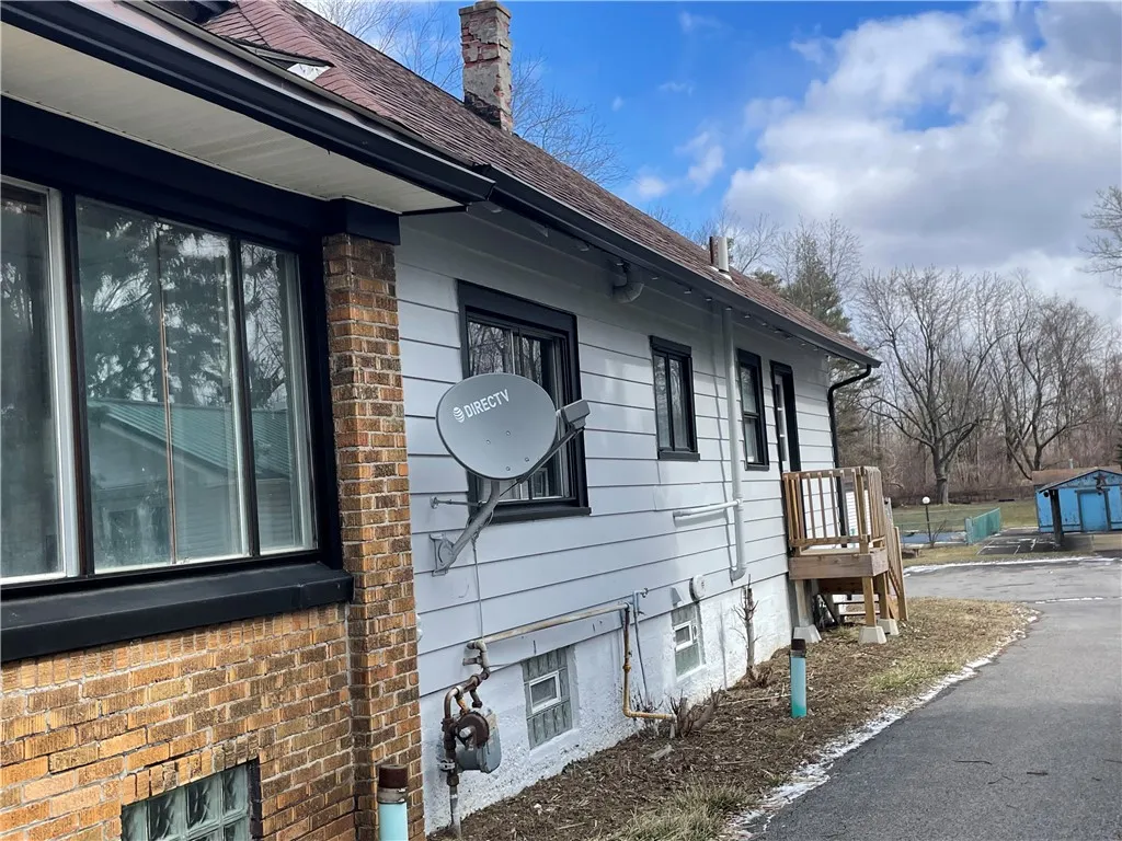 4758 South Park Avenue, Hamburg, New York 14075, Hamburg, New York 14075, 4 Bedrooms Bedrooms, 7 Rooms Rooms,1 BathroomBathrooms,Residential,Closed,4758 South Park Avenue, Hamburg, New York 14075,0,R1523674