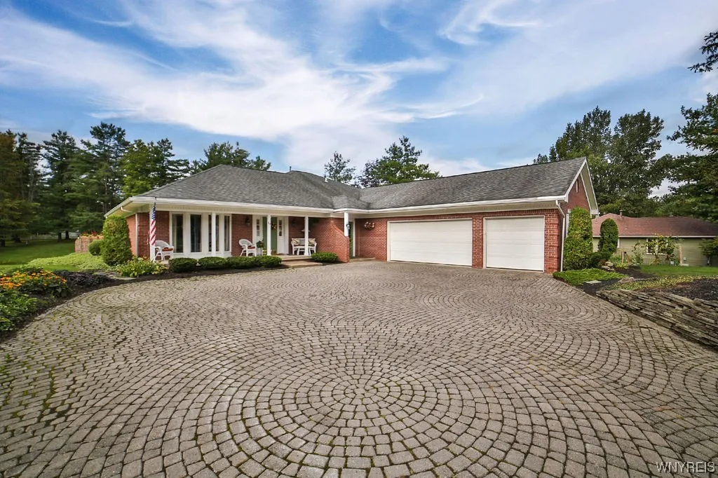 60 Willowbrook Drive, Orchard Park, New York 14127, Orchard Park, New York 14127, 3 Bedrooms Bedrooms, 8 Rooms Rooms,3 BathroomsBathrooms,Residential,Closed,60 Willowbrook Drive, Orchard Park, New York 14127,0,B1525050