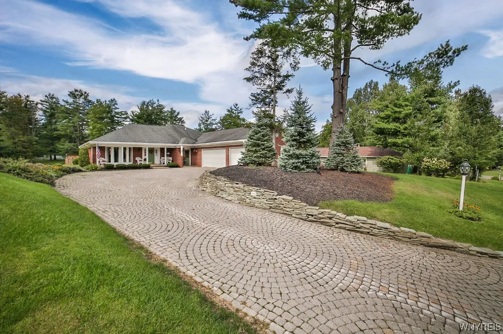 60 Willowbrook Drive, Orchard Park, New York 14127, Orchard Park, New York 14127, 3 Bedrooms Bedrooms, 8 Rooms Rooms,3 BathroomsBathrooms,Residential,Closed,60 Willowbrook Drive, Orchard Park, New York 14127,0,B1525050