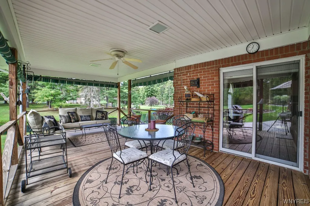 60 Willowbrook Drive, Orchard Park, New York 14127, Orchard Park, New York 14127, 3 Bedrooms Bedrooms, 8 Rooms Rooms,3 BathroomsBathrooms,Residential,Closed,60 Willowbrook Drive, Orchard Park, New York 14127,0,B1525050
