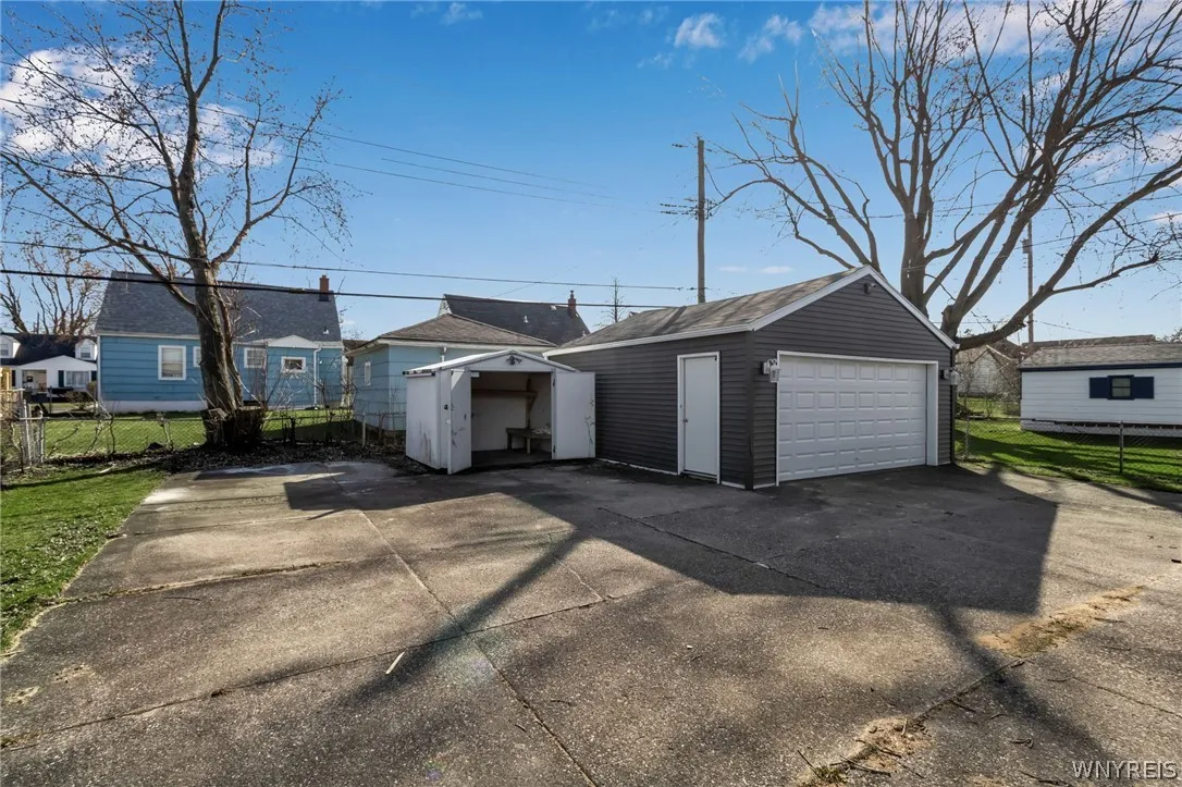 35 Daniel Avenue, Cheektowaga, New York 14225, Cheektowaga, New York 14225, 3 Bedrooms Bedrooms, 5 Rooms Rooms,2 BathroomsBathrooms,Residential,Closed,35 Daniel Avenue, Cheektowaga, New York 14225,0,B1524948