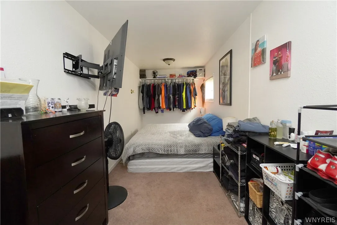 SECOND UNIT MAIN BED