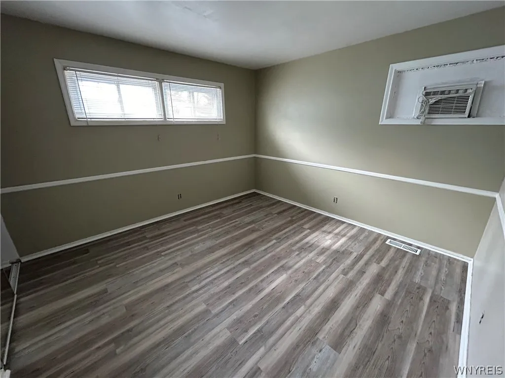 24 Glenhurst Road, Tonawanda-town, New York 14150, Tonawanda, New York 14150, 3 Bedrooms Bedrooms, 8 Rooms Rooms,1 BathroomBathrooms,Residential Lease,Closed,24 Glenhurst Road, Tonawanda-town, New York 14150,0,B1526952