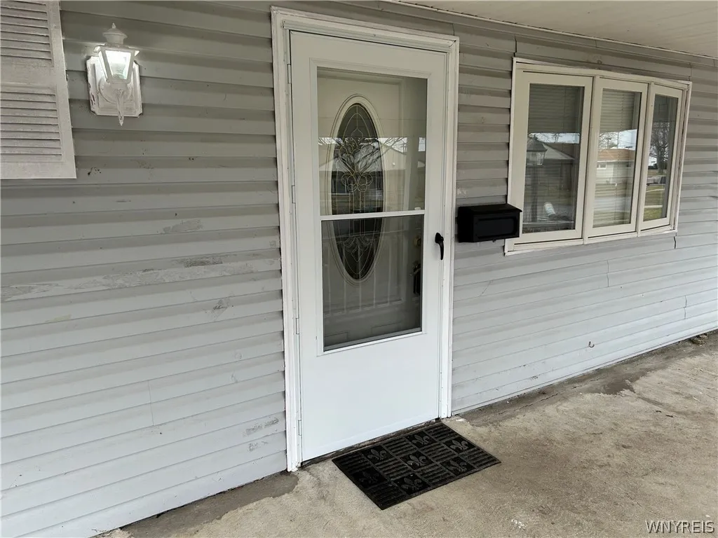 24 Glenhurst Road, Tonawanda-town, New York 14150, Tonawanda, New York 14150, 3 Bedrooms Bedrooms, 8 Rooms Rooms,1 BathroomBathrooms,Residential Lease,Closed,24 Glenhurst Road, Tonawanda-town, New York 14150,0,B1526952