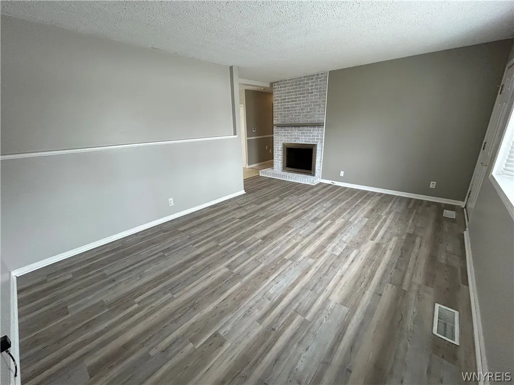 24 Glenhurst Road, Tonawanda-town, New York 14150, Tonawanda, New York 14150, 3 Bedrooms Bedrooms, 8 Rooms Rooms,1 BathroomBathrooms,Residential Lease,Closed,24 Glenhurst Road, Tonawanda-town, New York 14150,0,B1526952