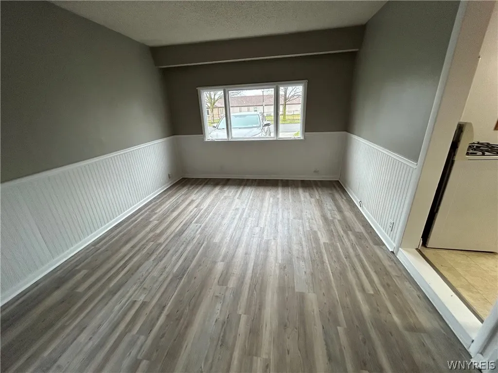24 Glenhurst Road, Tonawanda-town, New York 14150, Tonawanda, New York 14150, 3 Bedrooms Bedrooms, 8 Rooms Rooms,1 BathroomBathrooms,Residential Lease,Closed,24 Glenhurst Road, Tonawanda-town, New York 14150,0,B1526952