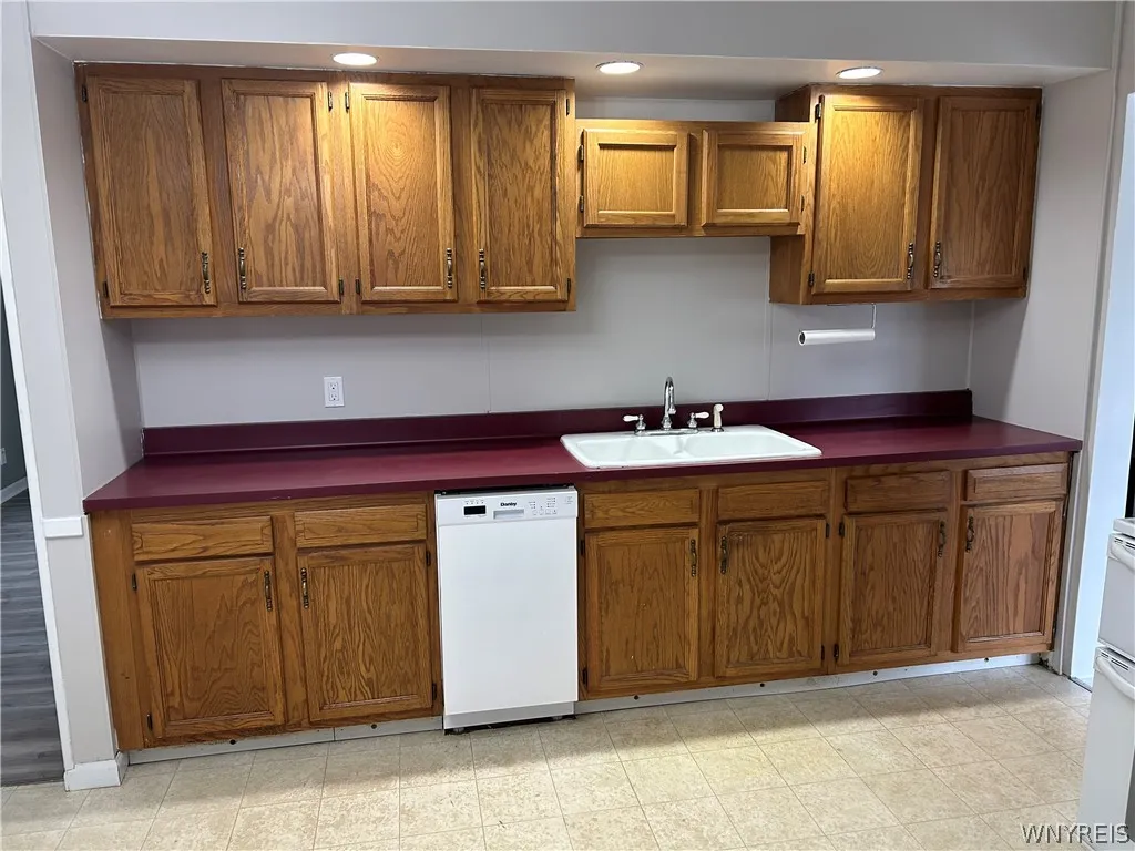 24 Glenhurst Road, Tonawanda-town, New York 14150, Tonawanda, New York 14150, 3 Bedrooms Bedrooms, 8 Rooms Rooms,1 BathroomBathrooms,Residential Lease,Closed,24 Glenhurst Road, Tonawanda-town, New York 14150,0,B1526952