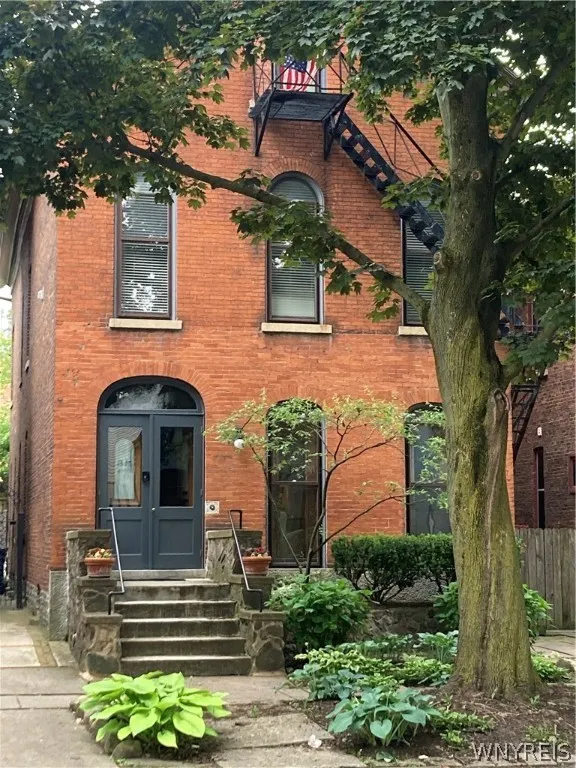 33 North Pearl Street 2, Buffalo, New York 14202, Buffalo, New York 14202, 1 Bedroom Bedrooms, 4 Rooms Rooms,1 BathroomBathrooms,Residential Lease,Closed,33 North Pearl Street 2, Buffalo, New York 14202,0,B1527020