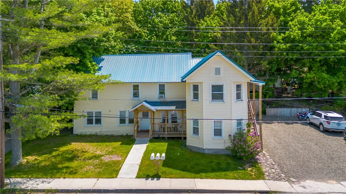 6 Roosevelt Avenue, Stamford, New York 12167, Stamford, New York 12167, 5 Bedrooms Bedrooms, ,3 BathroomsBathrooms,Residential,Closed,6 Roosevelt Avenue, Stamford, New York 12167,0,R1527919