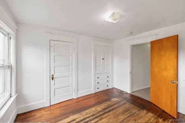 77 Heath (upper Apartment) Street, Buffalo, New Yo, Buffalo, New York 14214, 4 Bedrooms Bedrooms, 7 Rooms Rooms,1 BathroomBathrooms,Residential Lease,Closed,77 Heath (upper Apartment) Street, Buffalo, New Yo,0,B1527849