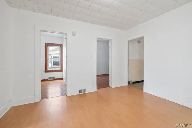 77 Heath (upper Apartment) Street, Buffalo, New Yo, Buffalo, New York 14214, 4 Bedrooms Bedrooms, 7 Rooms Rooms,1 BathroomBathrooms,Residential Lease,Closed,77 Heath (upper Apartment) Street, Buffalo, New Yo,0,B1527849