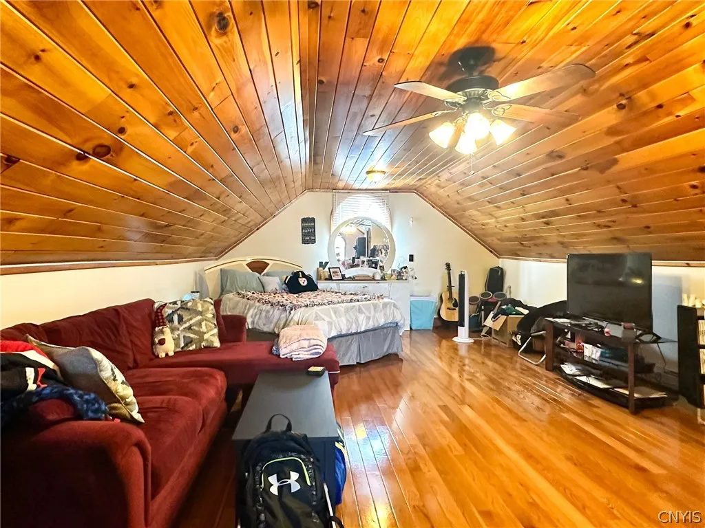 3rd floor bedroom/den