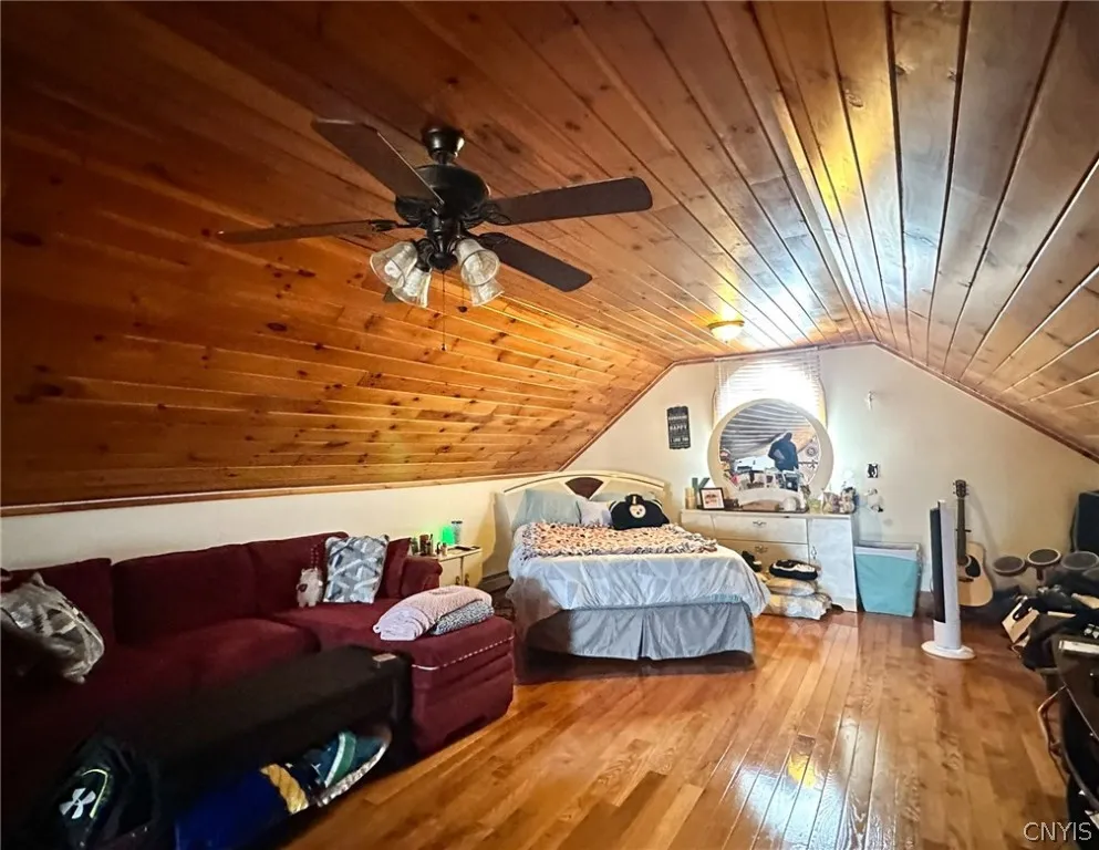 3rd floor bedroom/den