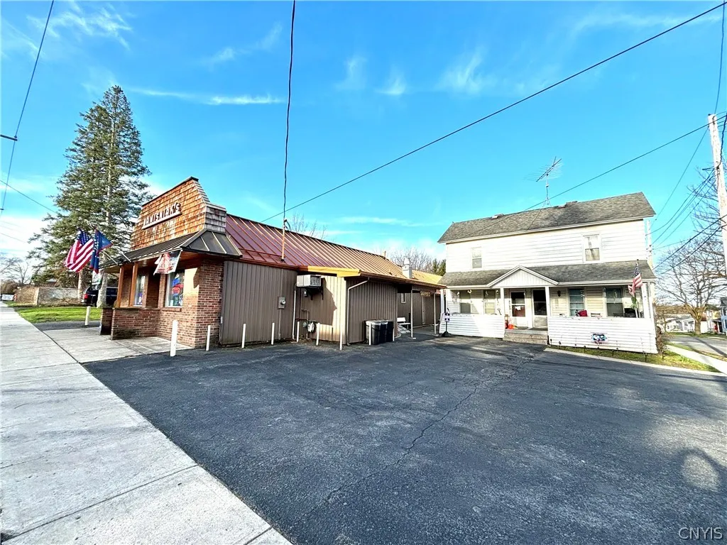 107 North Division Street, Auburn, New York 13021, Auburn, New York 13021, ,Commercial Sale,For Sale,107 North Division Street, Auburn, New York 13021,S1530012