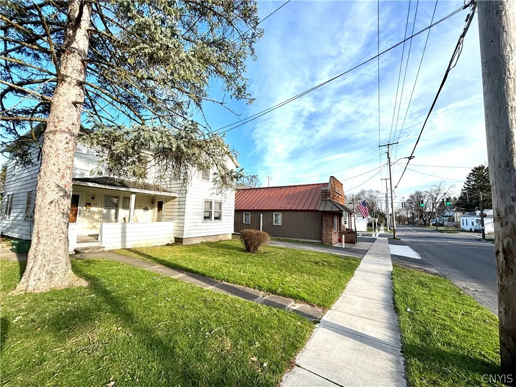 107 North Division Street, Auburn, New York 13021, Auburn, New York 13021, ,Commercial Sale,For Sale,107 North Division Street, Auburn, New York 13021,S1530012