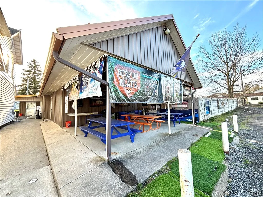 107 North Division Street, Auburn, New York 13021, Auburn, New York 13021, ,Commercial Sale,For Sale,107 North Division Street, Auburn, New York 13021,S1530012