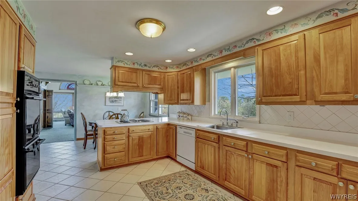 5890 Old Lake Shore Road, Hamburg, New York 14085, Hamburg, New York 14085, 3 Bedrooms Bedrooms, 7 Rooms Rooms,2 BathroomsBathrooms,Residential,Closed,5890 Old Lake Shore Road, Hamburg, New York 14085,0,B1531773