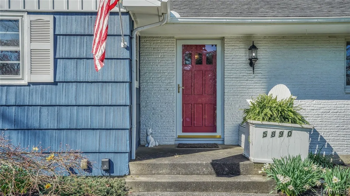 5890 Old Lake Shore Road, Hamburg, New York 14085, Hamburg, New York 14085, 3 Bedrooms Bedrooms, 7 Rooms Rooms,2 BathroomsBathrooms,Residential,Closed,5890 Old Lake Shore Road, Hamburg, New York 14085,0,B1531773