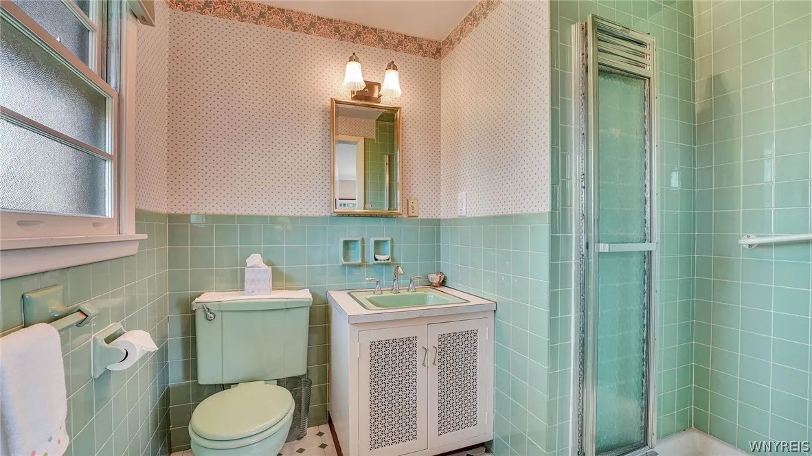 5890 Old Lake Shore Road, Hamburg, New York 14085, Hamburg, New York 14085, 3 Bedrooms Bedrooms, 7 Rooms Rooms,2 BathroomsBathrooms,Residential,Closed,5890 Old Lake Shore Road, Hamburg, New York 14085,0,B1531773