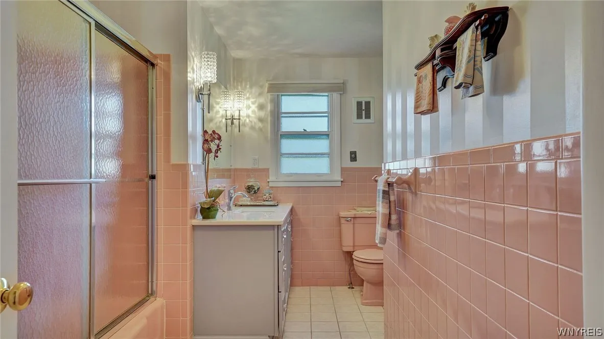5890 Old Lake Shore Road, Hamburg, New York 14085, Hamburg, New York 14085, 3 Bedrooms Bedrooms, 7 Rooms Rooms,2 BathroomsBathrooms,Residential,Closed,5890 Old Lake Shore Road, Hamburg, New York 14085,0,B1531773