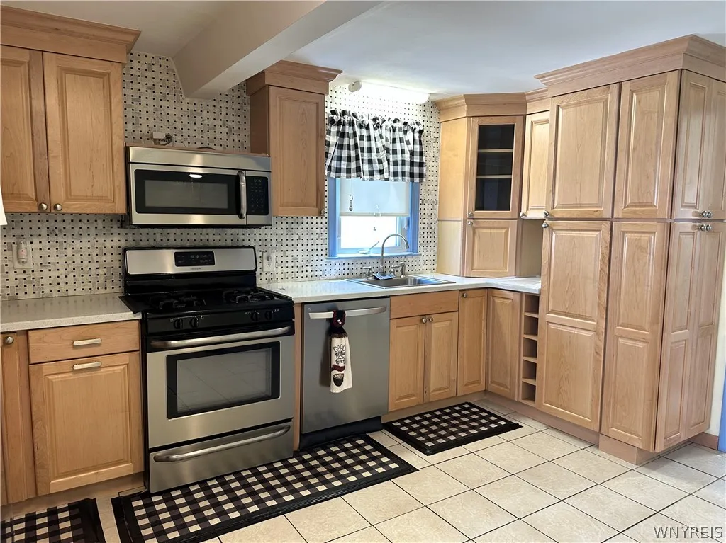 130 Fancher Avenue, Tonawanda-town, New York 14223, Tonawanda, New York 14223, 3 Bedrooms Bedrooms, 7 Rooms Rooms,1 BathroomBathrooms,Residential,Closed,130 Fancher Avenue, Tonawanda-town, New York 14223,0,B1531206