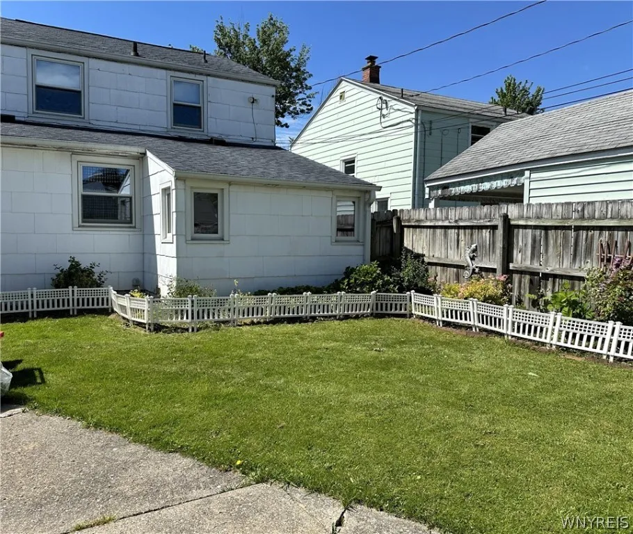 130 Fancher Avenue, Tonawanda-town, New York 14223, Tonawanda, New York 14223, 3 Bedrooms Bedrooms, 7 Rooms Rooms,1 BathroomBathrooms,Residential,Closed,130 Fancher Avenue, Tonawanda-town, New York 14223,0,B1531206