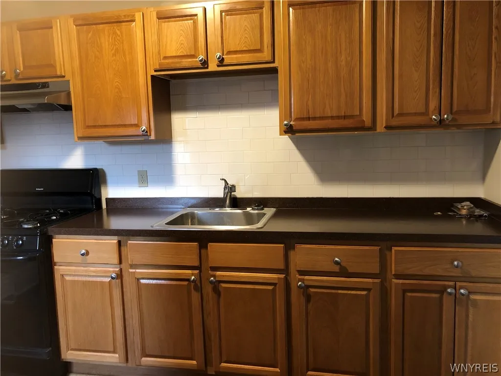 384 Skillen Street, Buffalo, New York 14207, Buffalo, New York 14207, 11 Bedrooms Bedrooms, ,Multi Family,Closed,384 Skillen Street, Buffalo, New York 14207,0,B1534021